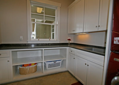 laundry-room-cabinets